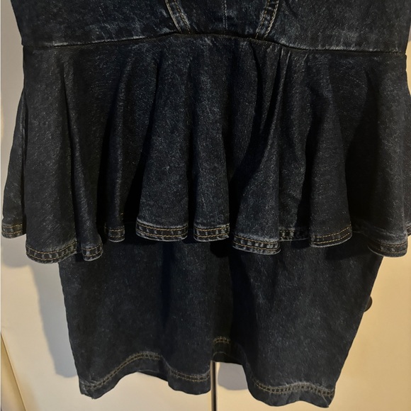 House of Harlow soft denim peplum dress size 4 never worn - Picture 4 of 5